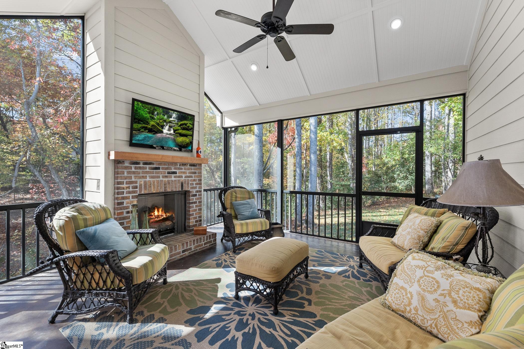 270 Circle Road Greer, SC 29651 - Photo 3 of 50