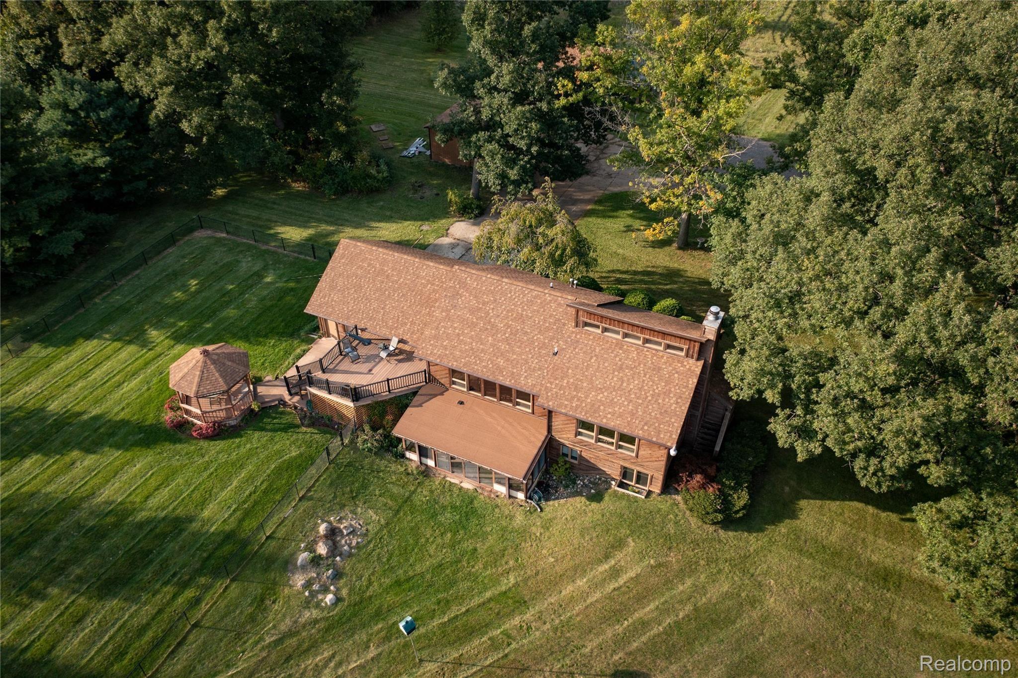 8475 East Carpenter Road Davison, MI 48423 - Photo 38 of 38 DJI_0291.jpg