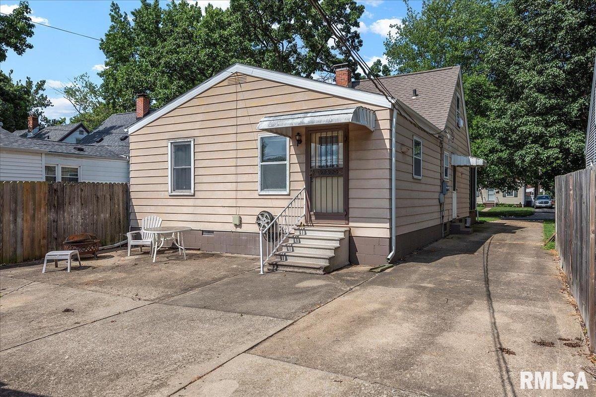 2056 North 22nd Street Springfield, IL 62702 - Photo 29 of 31