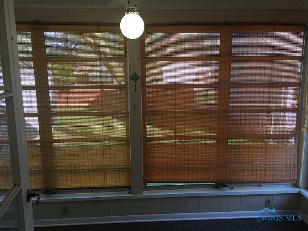 3564 Bellevue Road Toledo, OH 43613 - Photo 11 of 17 Enclosed Porch.