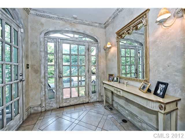 943 Bromley Road Charlotte, NC 28207 - Photo 3 of 16 Gallery Image 3