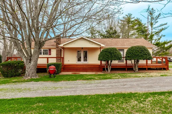 $395,000 | 410 Frog Pond Cemetery Road, Lafayette, TN 37083