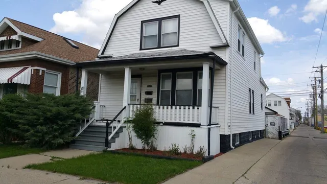 $1,800 | 6243 South Kildare Avenue, Chicago, IL 60629