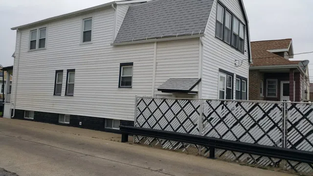 $1,800 | 6243 South Kildare Avenue, Chicago, IL 60629