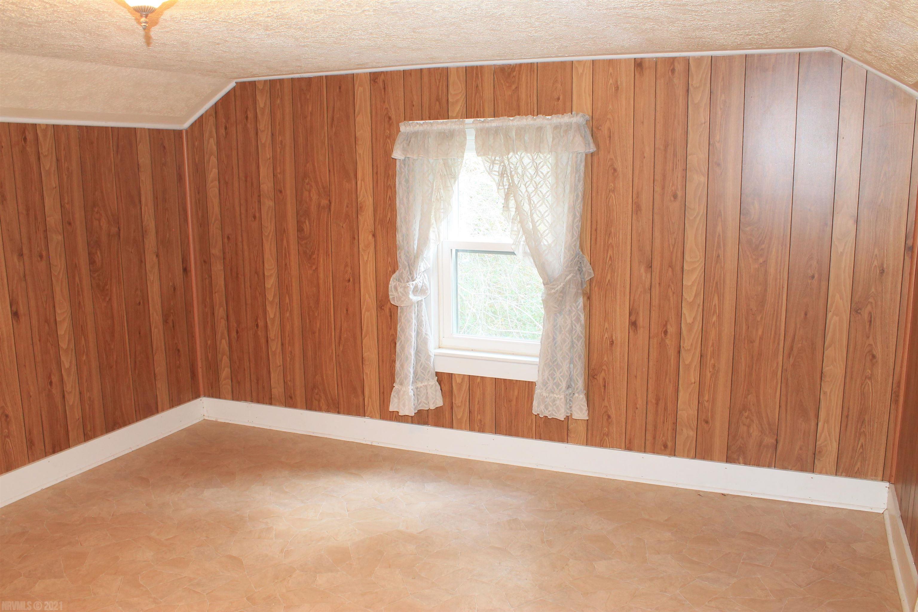 3297 Lowmans Ferry Road Pulaski, VA 24301 - Photo 32 of 33 Gallery Image 32