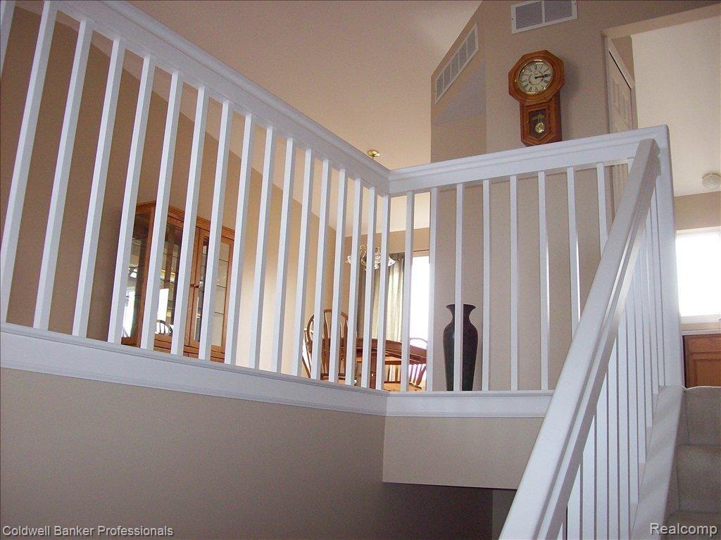 7396 Homestead Road Ypsilanti, MI 48197 - Photo 3 of 25 03_Ballustrade