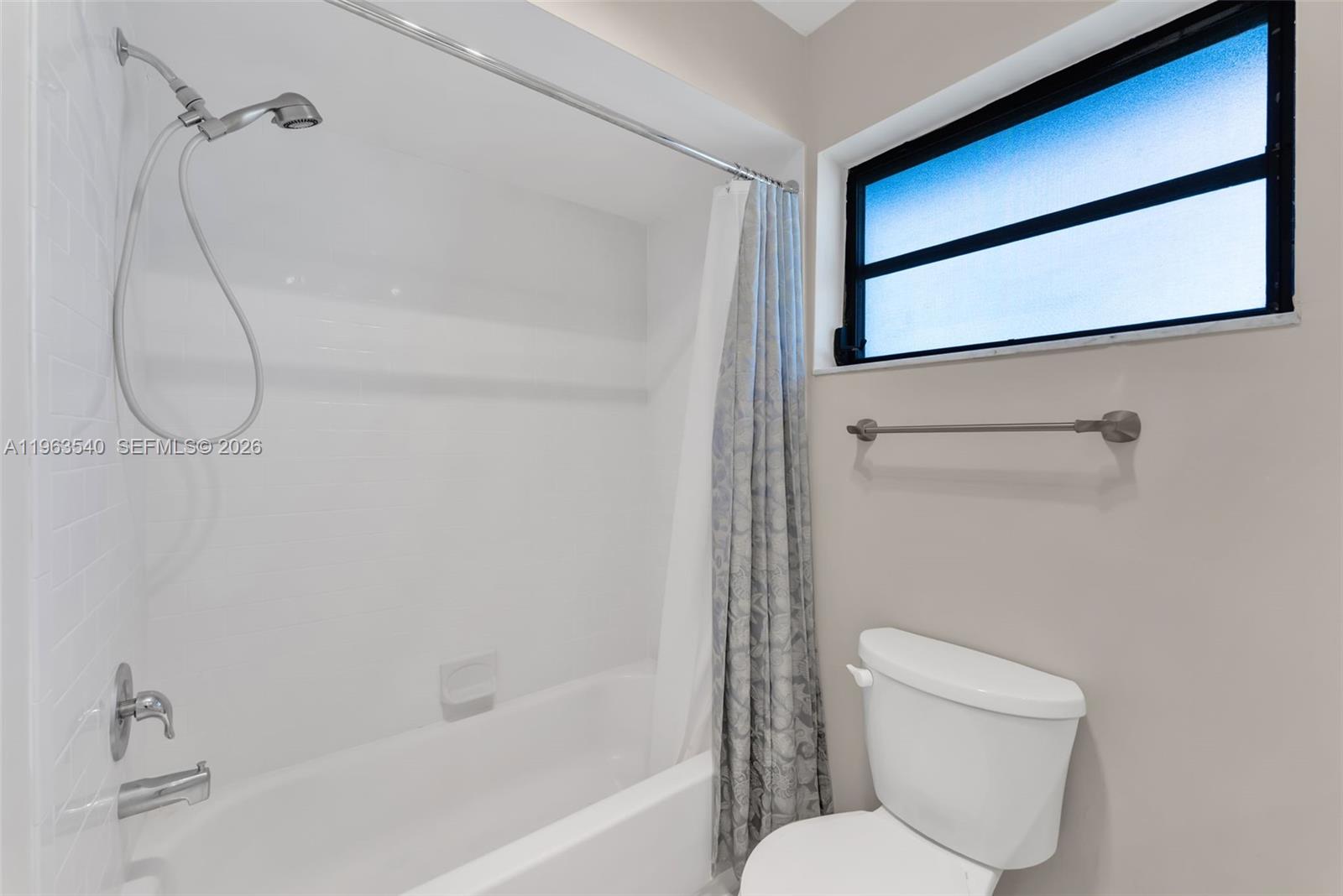 5331 Northwest 77th Court Pompano Beach, FL 33073 - Photo 20 of 32