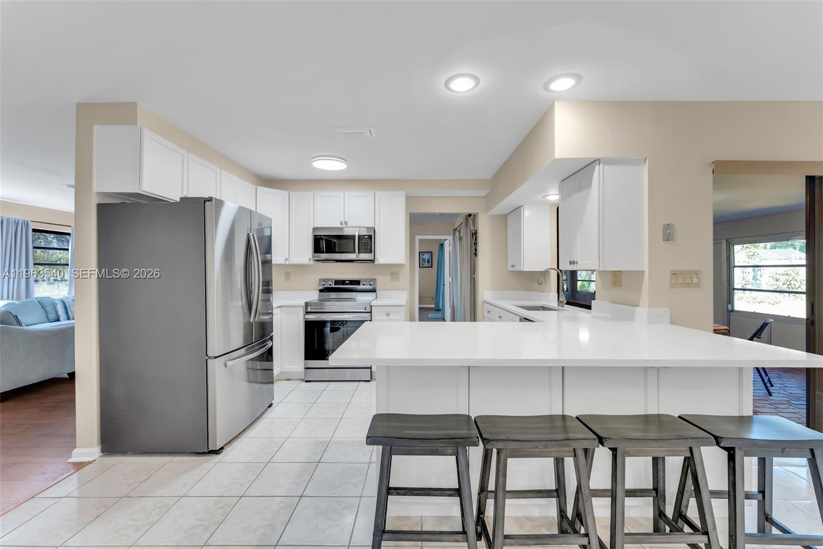 5331 Northwest 77th Court Pompano Beach, FL 33073 - Photo 4 of 32