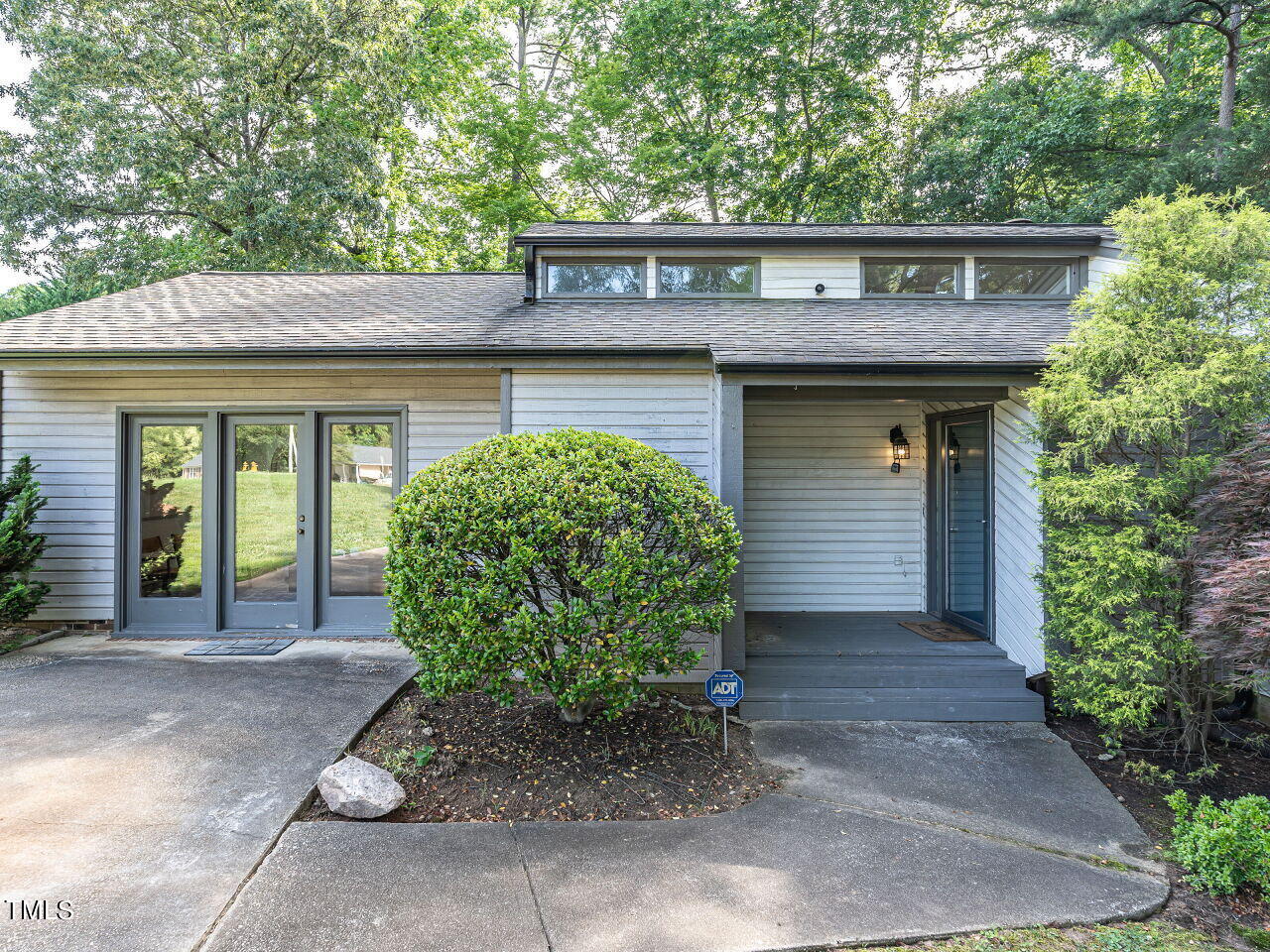 301 Ashebrook Drive Raleigh, NC 27609 - Photo 3 of 31 Exterior