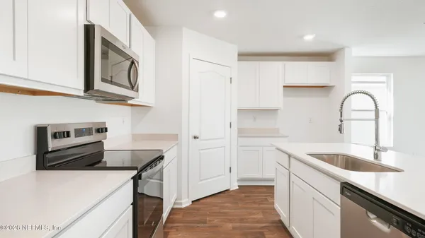 $2,125 | 5441 Hollow Birch Drive, Jacksonville, FL 32219