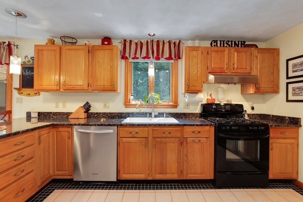 8 Fazio Farm Road Georgetown, MA 01833 - Photo 12 of 40 Gallery Image 12