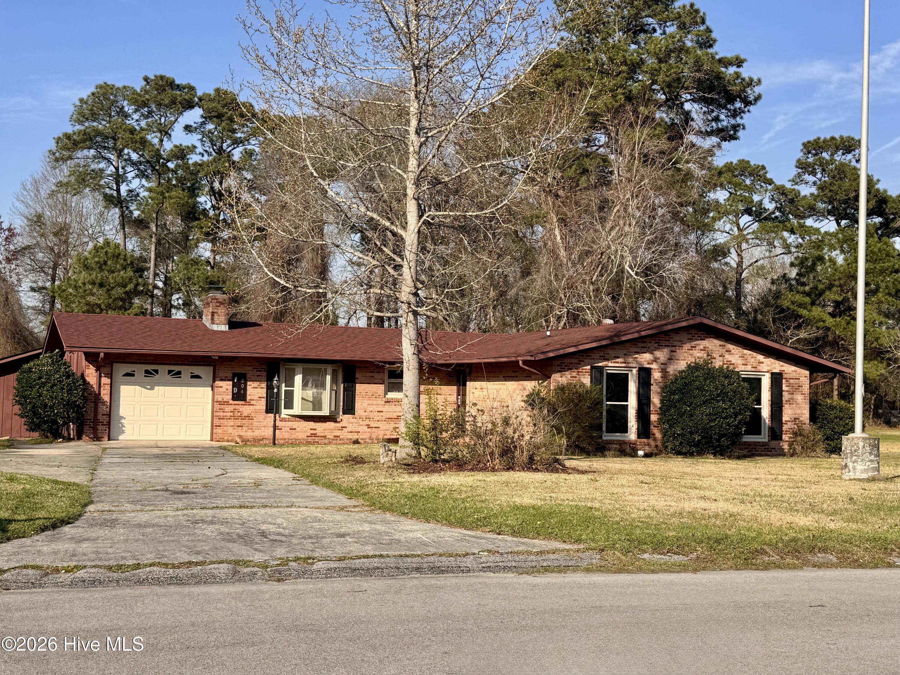 204 Walnut Creek Road Jacksonville, NC 28546 - Photo 1 of 23 1 front