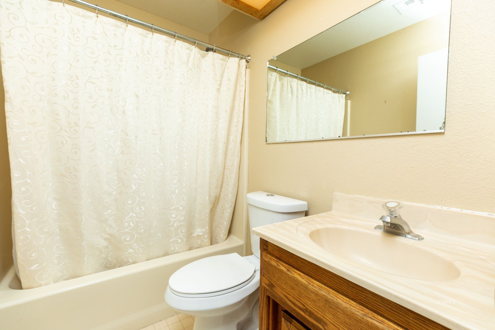 428 North Kern Street Ridgecrest, CA 93555 - Photo 26 of 30 a bathroom with a sink and a toilet