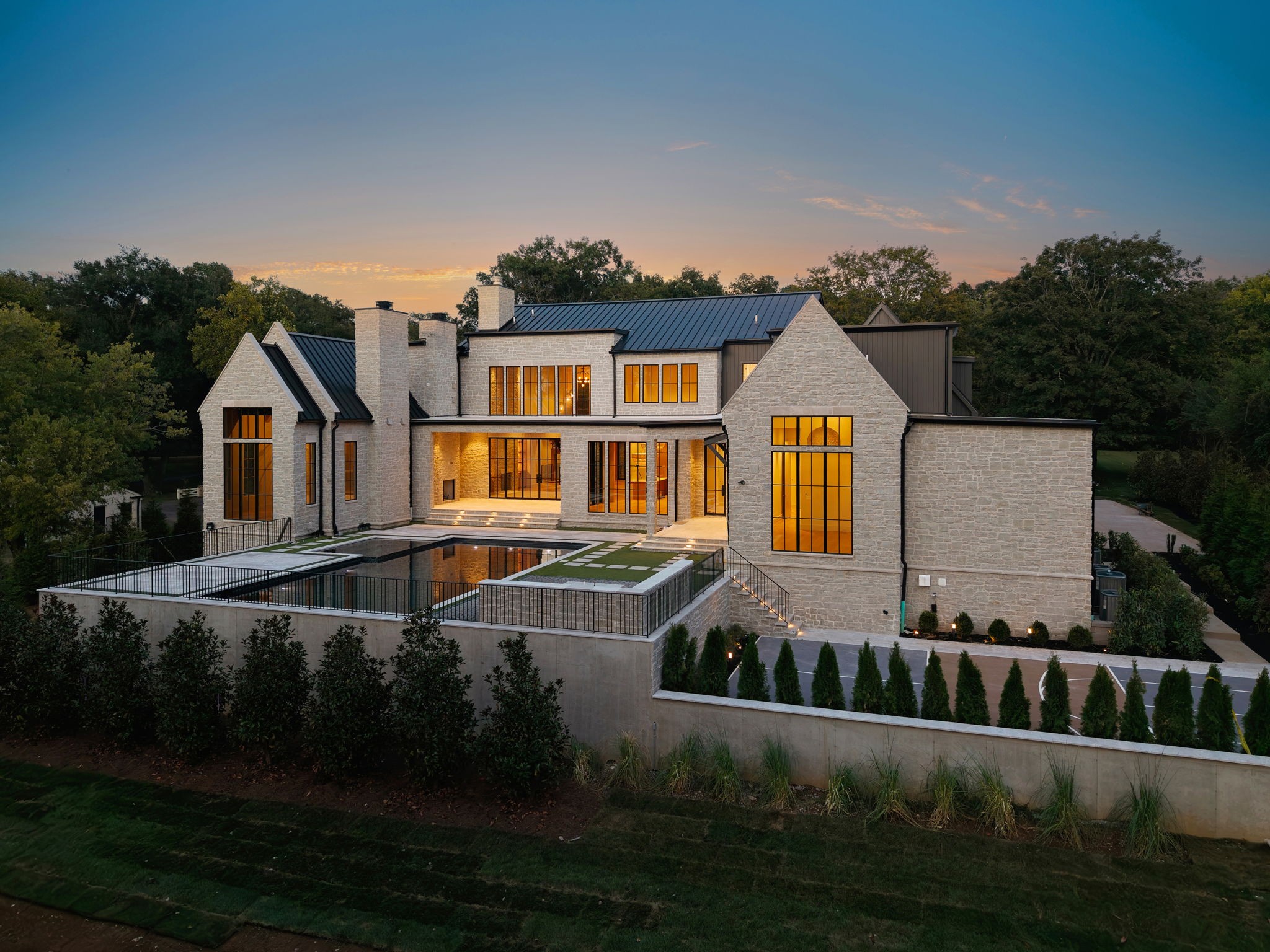 6030 Bresslyn Road Nashville, TN 37205 - Photo 3 of 59