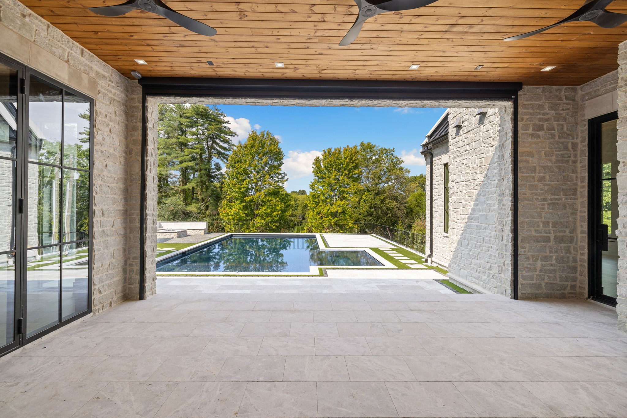 6030 Bresslyn Road Nashville, TN 37205 - Photo 9 of 59