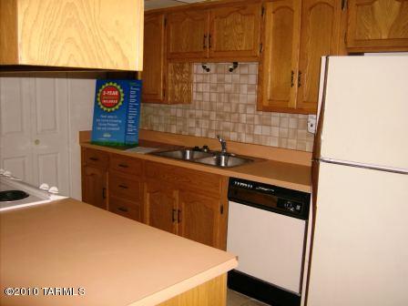 1200 East River Road, Unit F67 Tucson, AZ 85718 - Photo 3 of 6