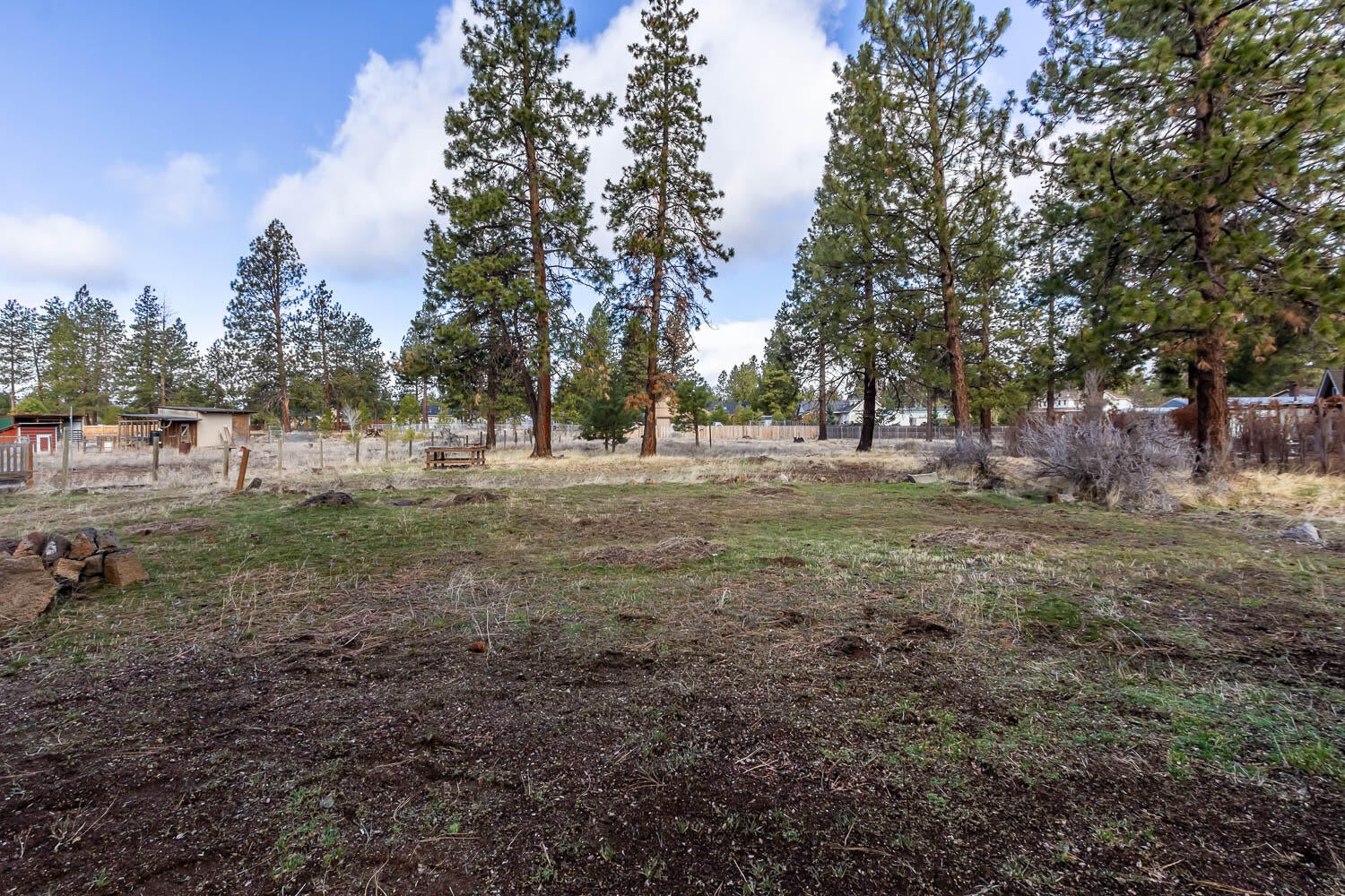 60299 Cinder Butte Road Bend, OR 97702 - Photo 25 of 28 Spacious property