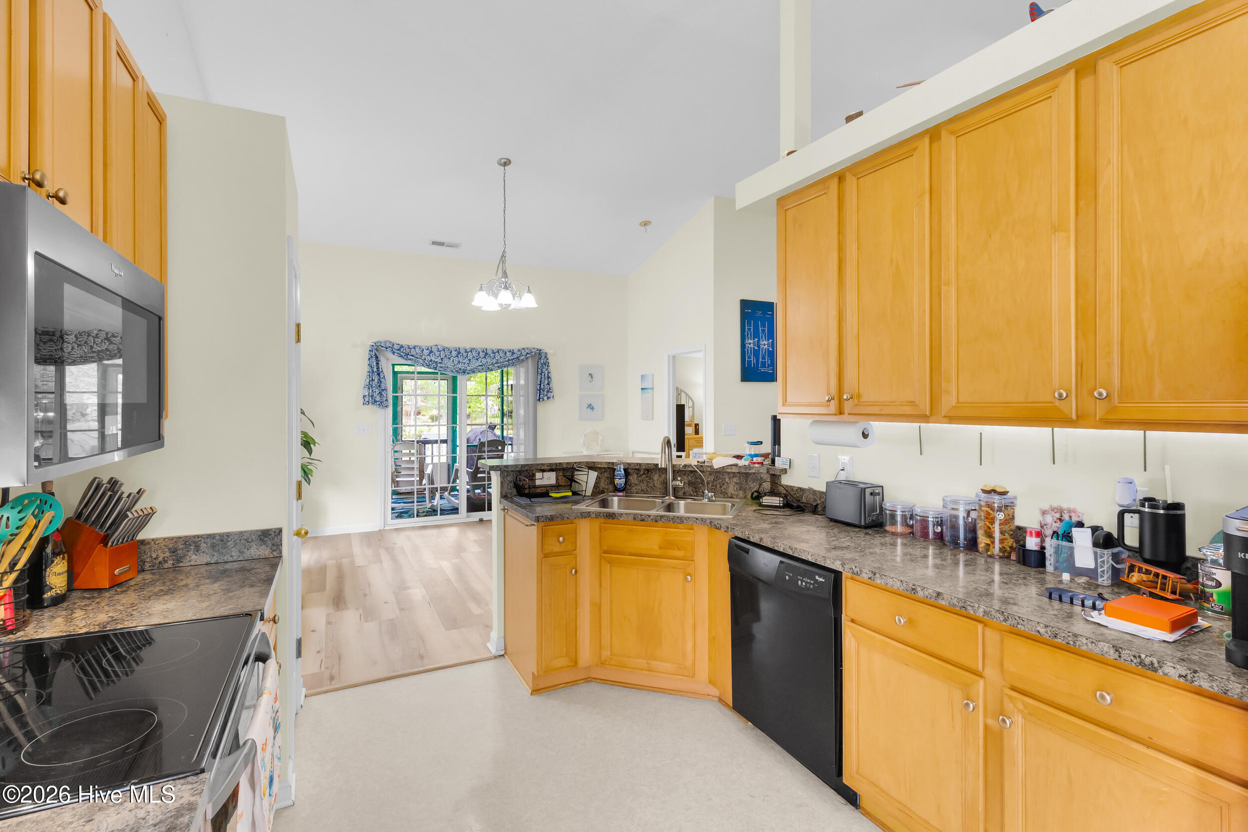 112 Bermuda View New Bern, NC 28560 - Photo 8 of 39 23_27