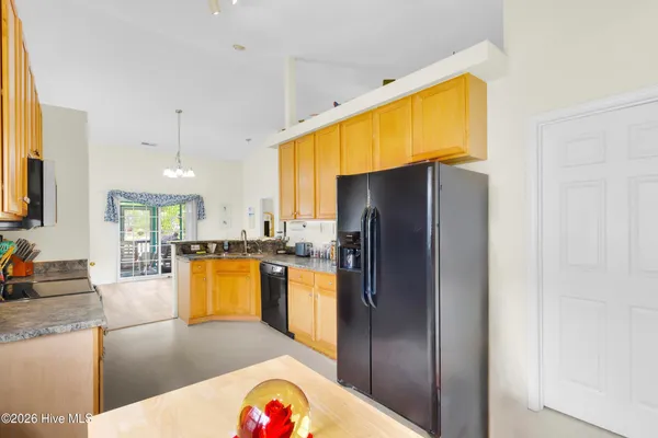 $350,000 | 112 Bermuda View, New Bern, NC 28560