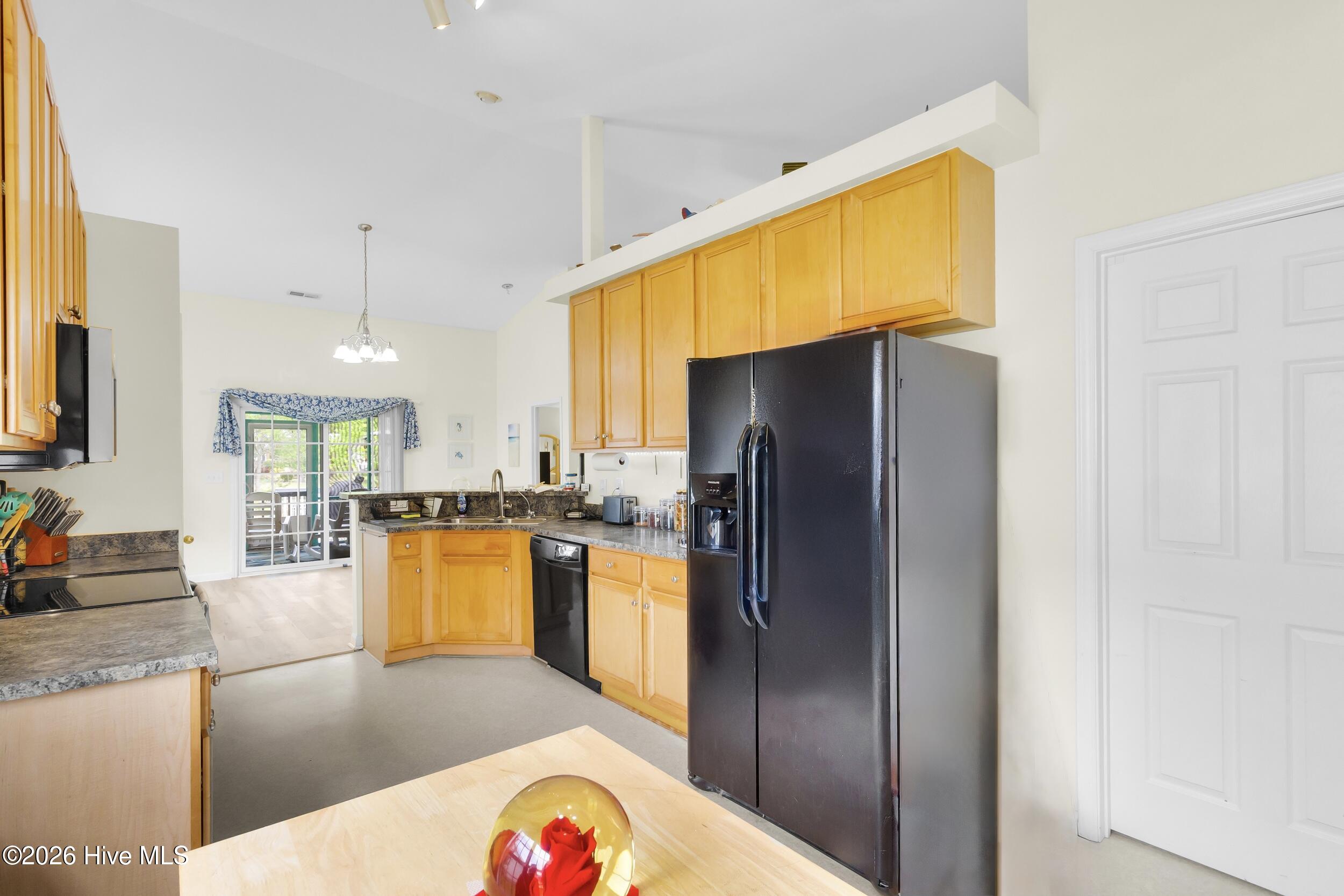 112 Bermuda View New Bern, NC 28560 - Photo 9 of 39 21_img_1092