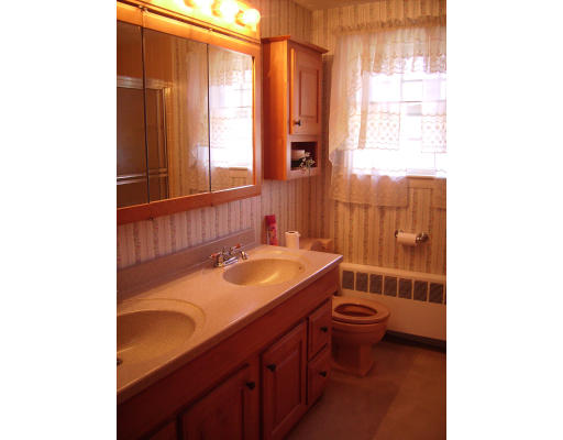 3 Oakhurst Road Beverly, MA 01915 - Photo 4 of 13 Gallery Image 4