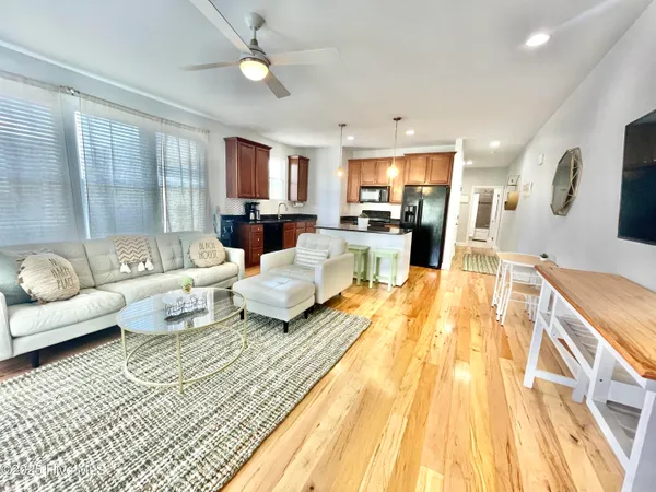 $2,000 | 1306 Snapper Lane, Unit 1, Carolina Beach, NC 28428