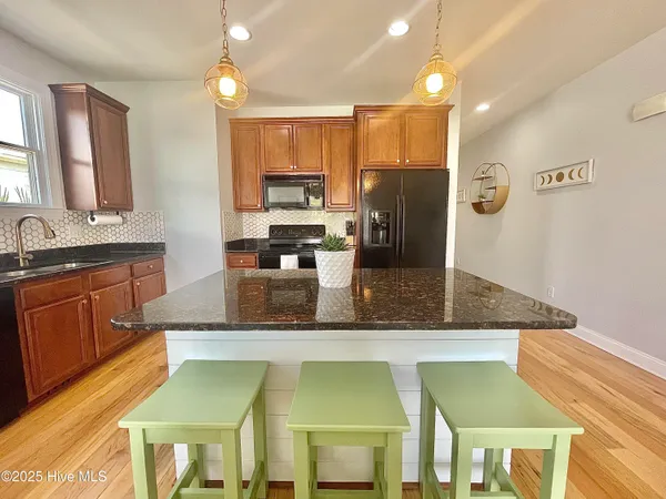 $2,000 | 1306 Snapper Lane, Unit 1, Carolina Beach, NC 28428