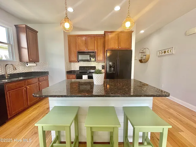 $2,000 | 1306 Snapper Lane, Unit 1, Carolina Beach, NC 28428