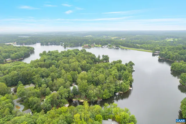 $695,000 | 19 Piedmont Lane, Palmyra, VA 22963