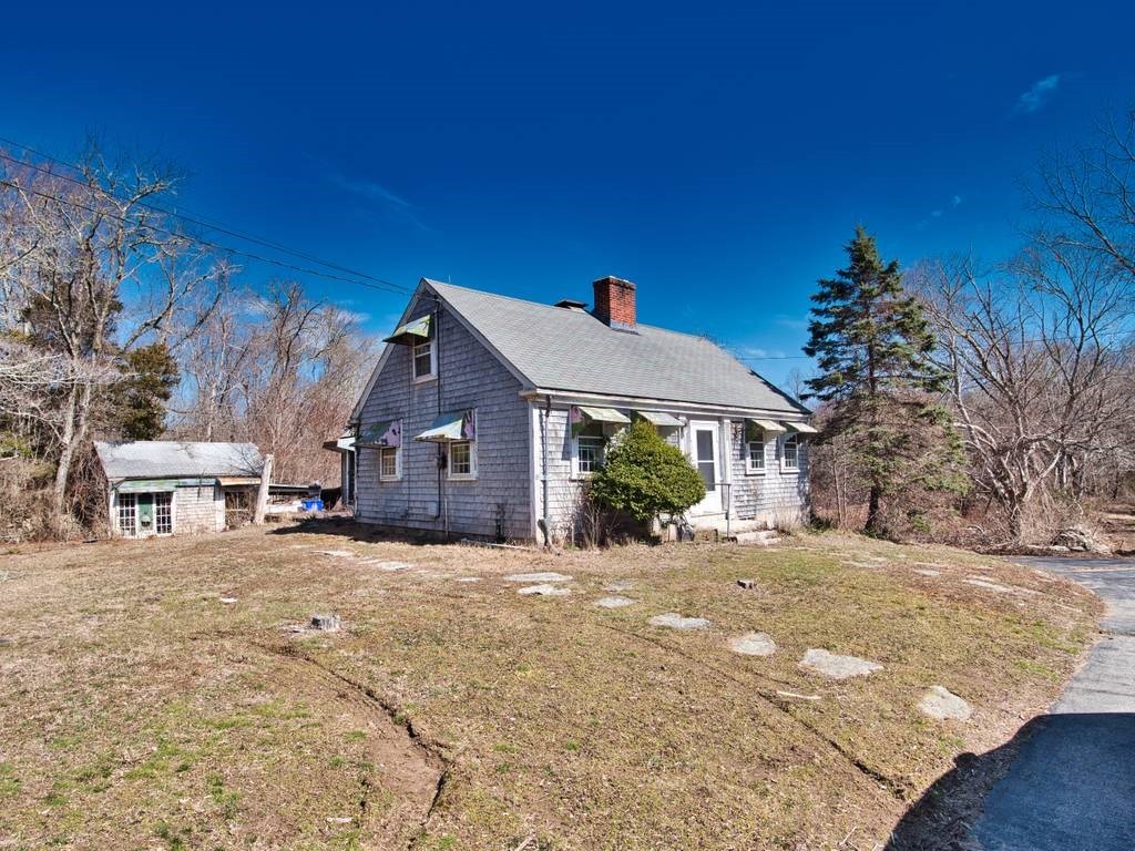 1880 Crandall Road Tiverton, RI 02878 - Photo 6 of 50 Gallery Image 6