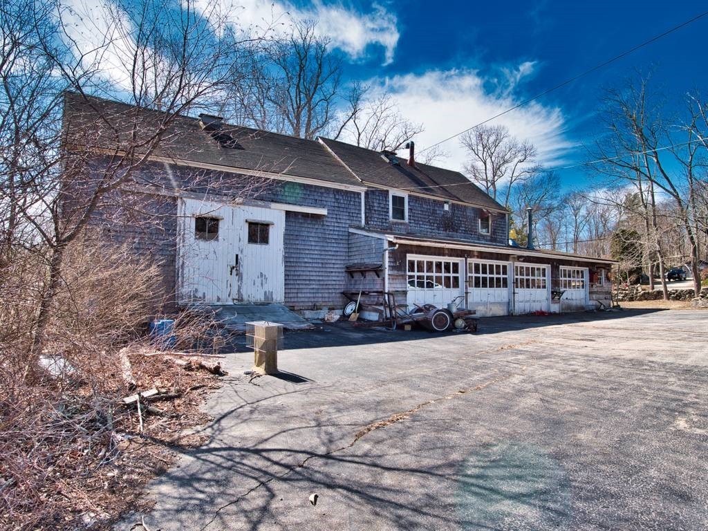 1880 Crandall Road Tiverton, RI 02878 - Photo 8 of 50 Gallery Image 8
