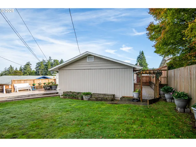 $419,997 | 1960 Lincoln Street, North Bend, OR 97459