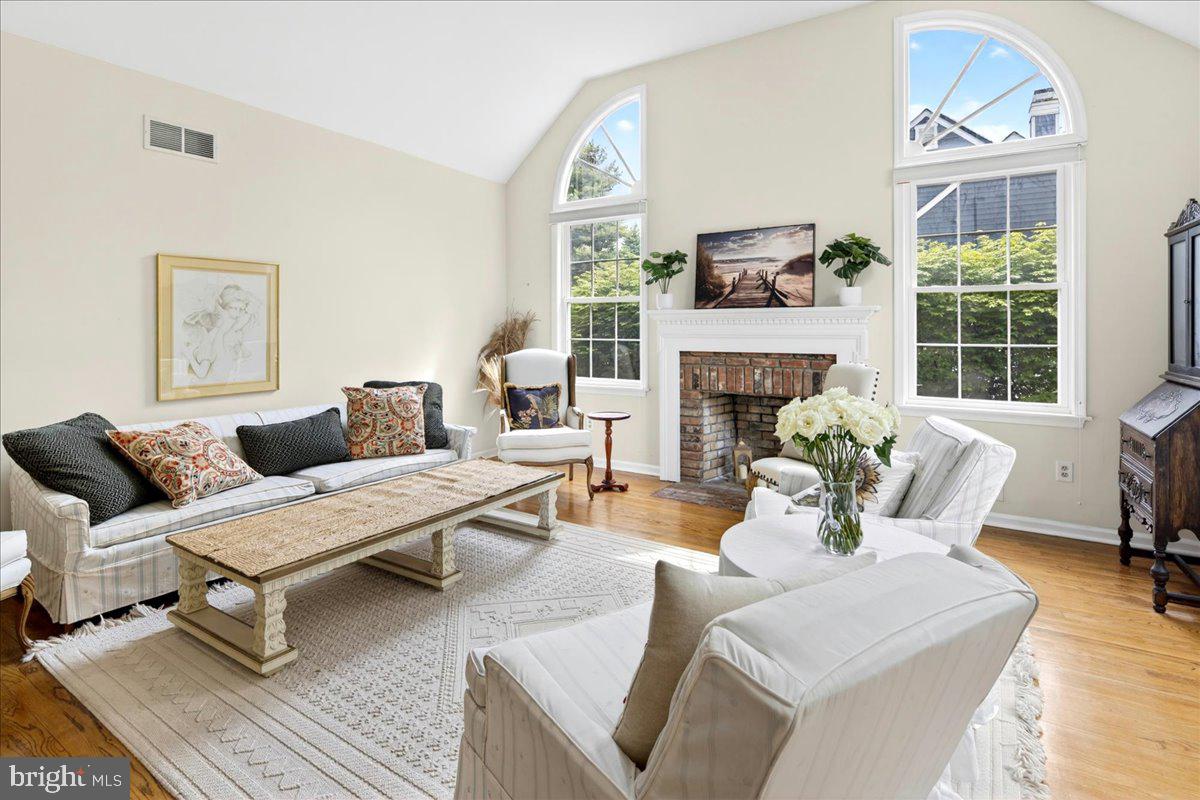 28 Baldwin Street Pennington, NJ 08534 - Photo 8 of 50