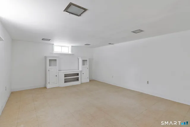 $349,000 | 37 East Cotton Hill Road, New Hartford, CT 06057