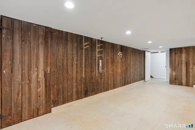 $349,000 | 37 East Cotton Hill Road, New Hartford, CT 06057