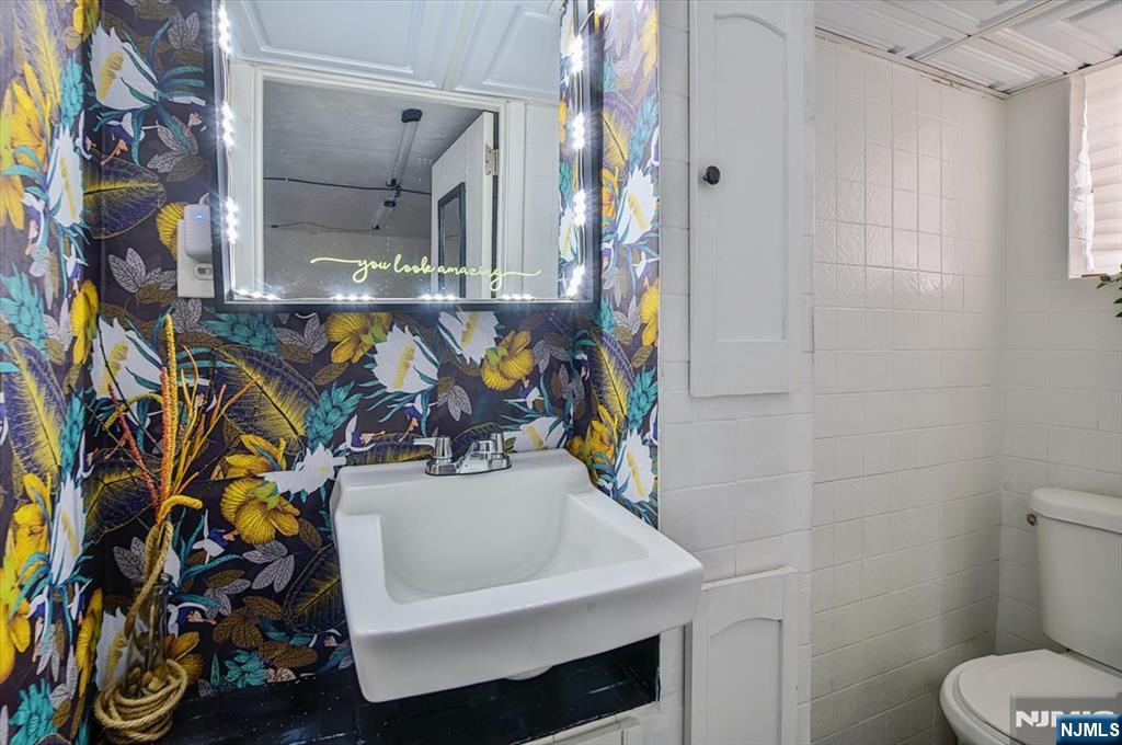 659 River Road Teaneck, NJ 07666 - Photo 13 of 17