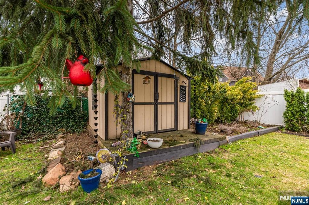 659 River Road Teaneck, NJ 07666 - Photo 16 of 17