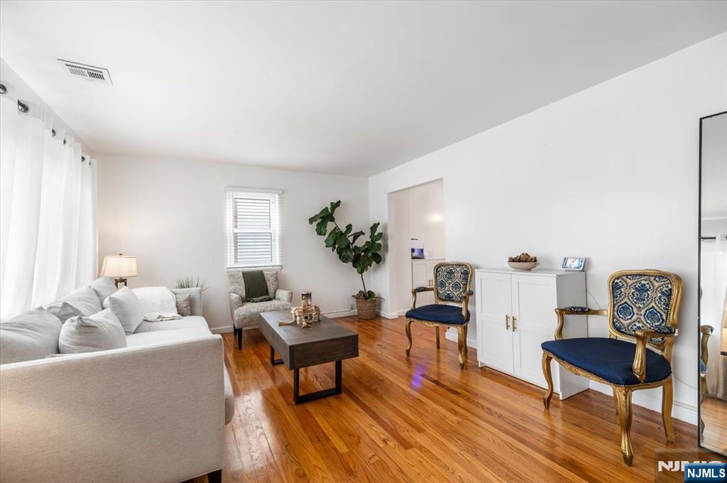 659 River Road Teaneck, NJ 07666 - Photo 3 of 19