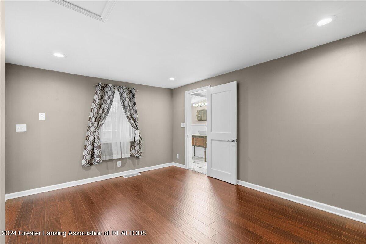 6239 West Reynolds Road Haslett, MI 48840 - Photo 12 of 26 12-Media Jett - 13