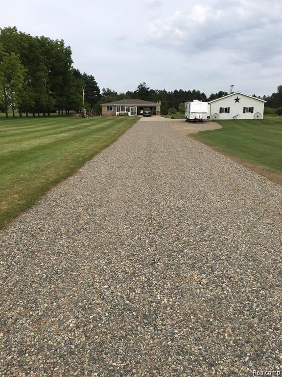 6605 Phillips Road Clifford, MI 48727 - Photo 5 of 38