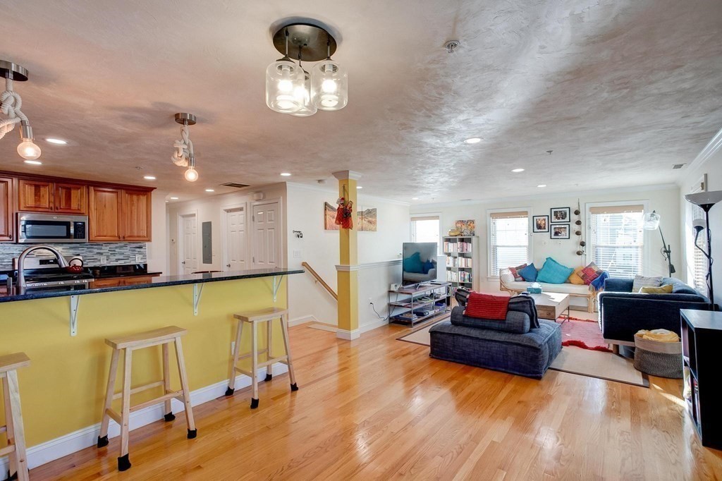 41 Spring Street, Unit 3 Waltham, MA 02451 - Photo 2 of 15