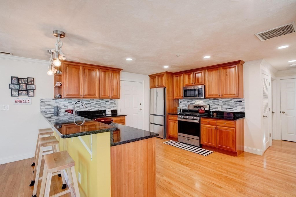 41 Spring Street, Unit 3 Waltham, MA 02451 - Photo 4 of 15