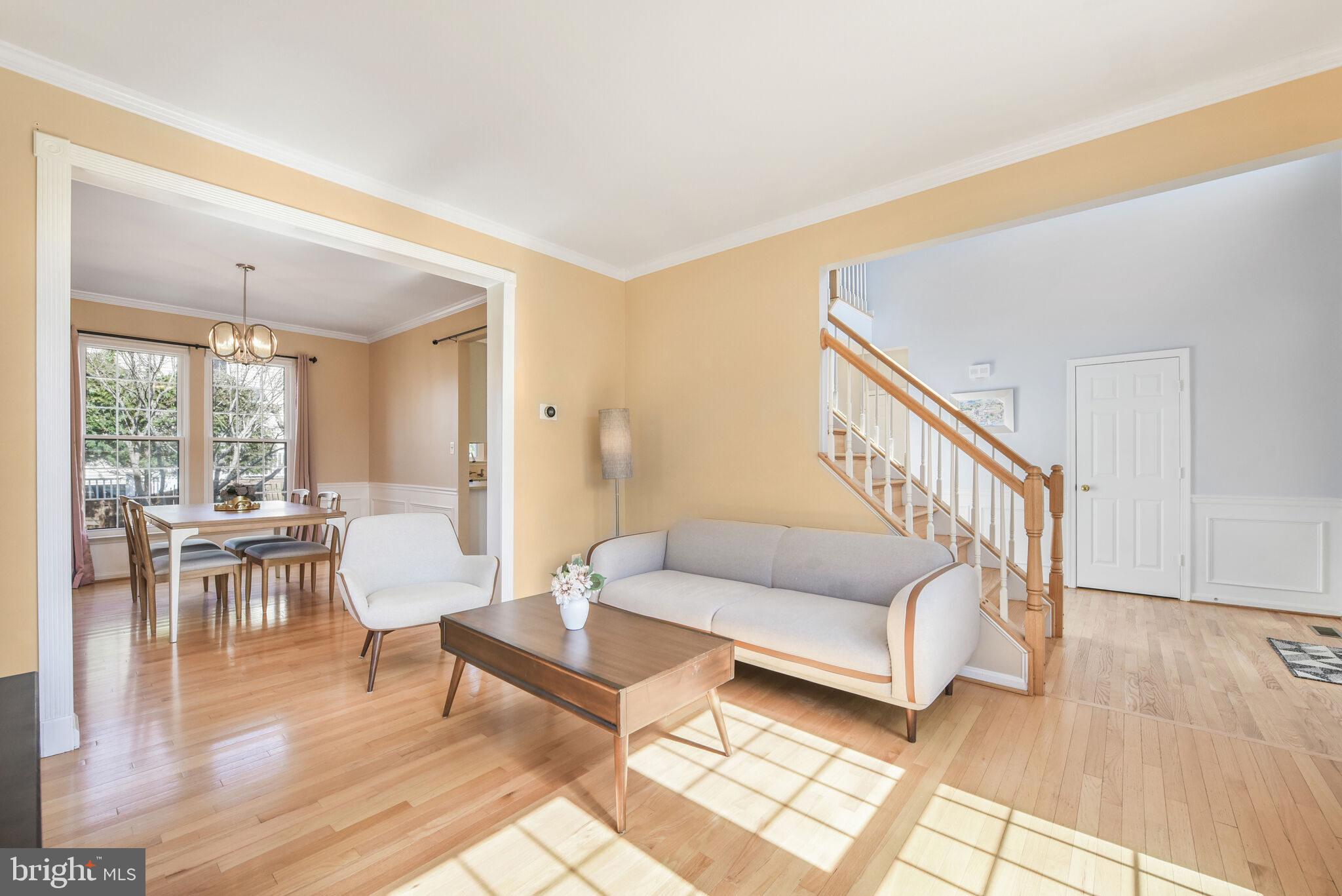 20907 Chippoaks Forest Circle Sterling, VA 20165 - Photo 4 of 71 First Floor Living Room