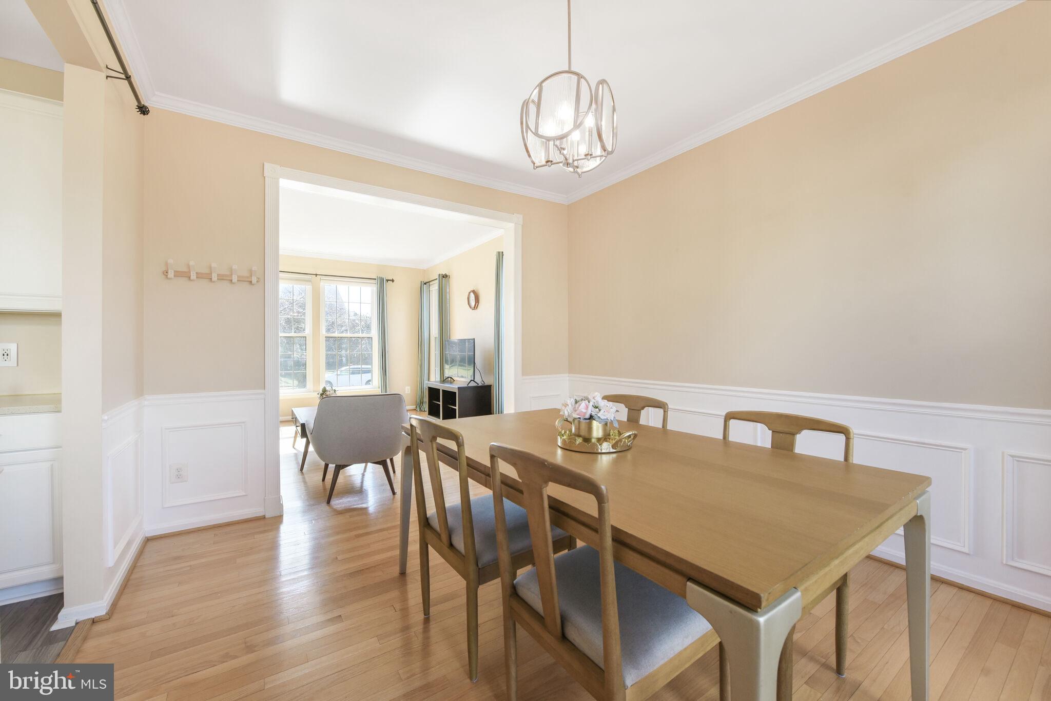 20907 Chippoaks Forest Circle Sterling, VA 20165 - Photo 9 of 71 First Floor Dining Room