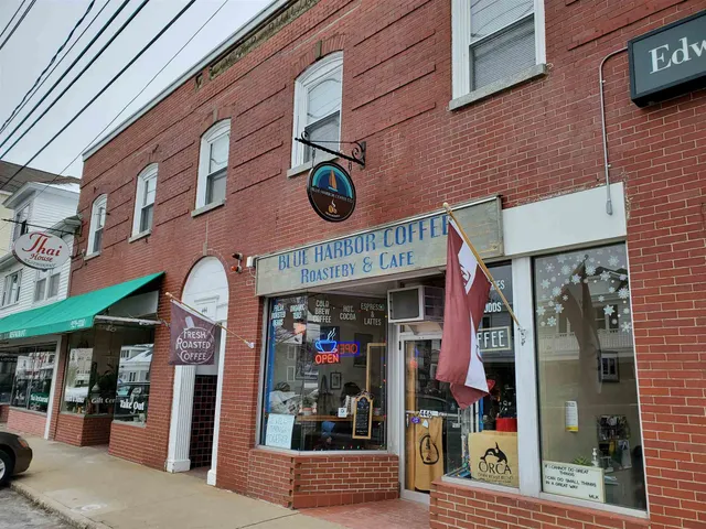 $2,100 | 444 Lafayette Road, Unit 4, Hampton, NH 03842