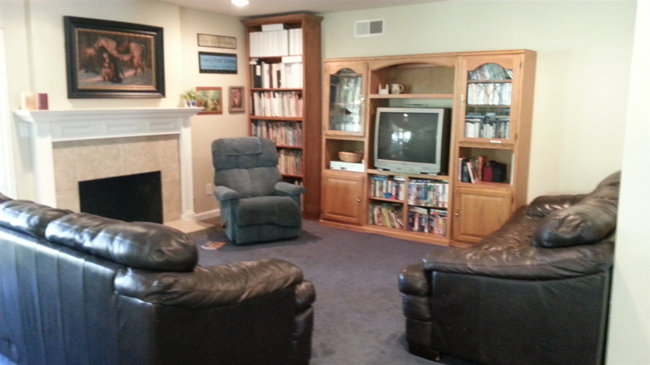 13125 Tobiasson Road Poway, CA 92064 - Photo 2 of 9