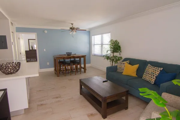 $2,500 | 753 Michigan Avenue, Unit 3A, Miami Beach, FL 33139