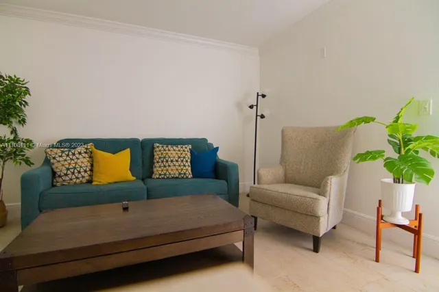 $2,500 | 753 Michigan Avenue, Unit 3A, Miami Beach, FL 33139