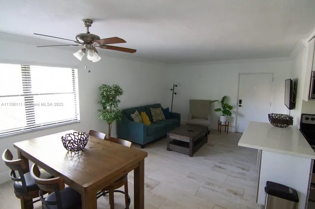 $2,500 | 753 Michigan Avenue, Unit 3A, Miami Beach, FL 33139