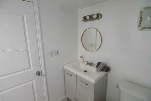 $2,500 | 753 Michigan Avenue, Unit 3A, Miami Beach, FL 33139